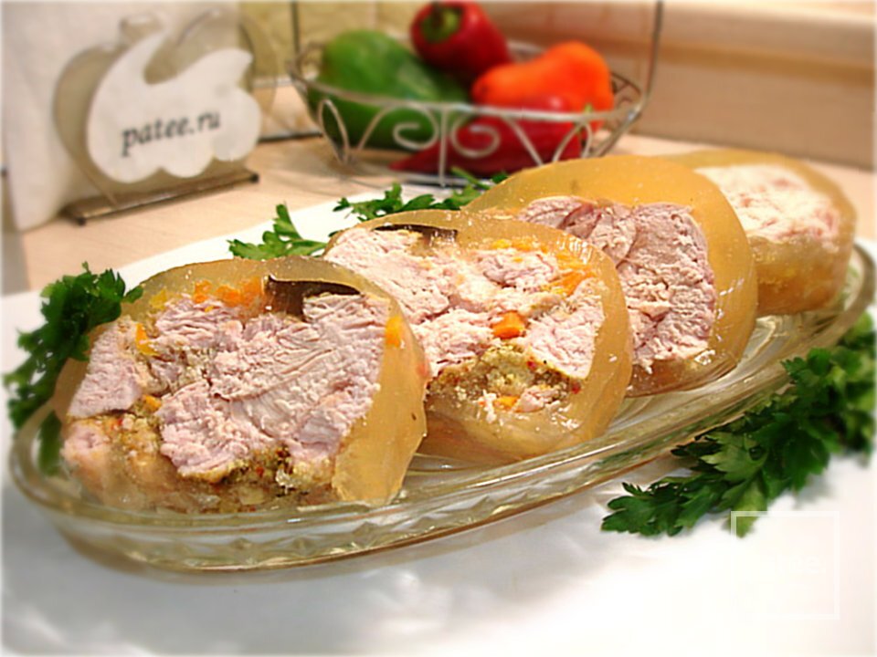 Курица фаршированная заливная