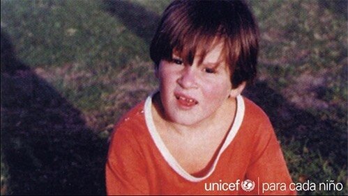 Лео в детстве