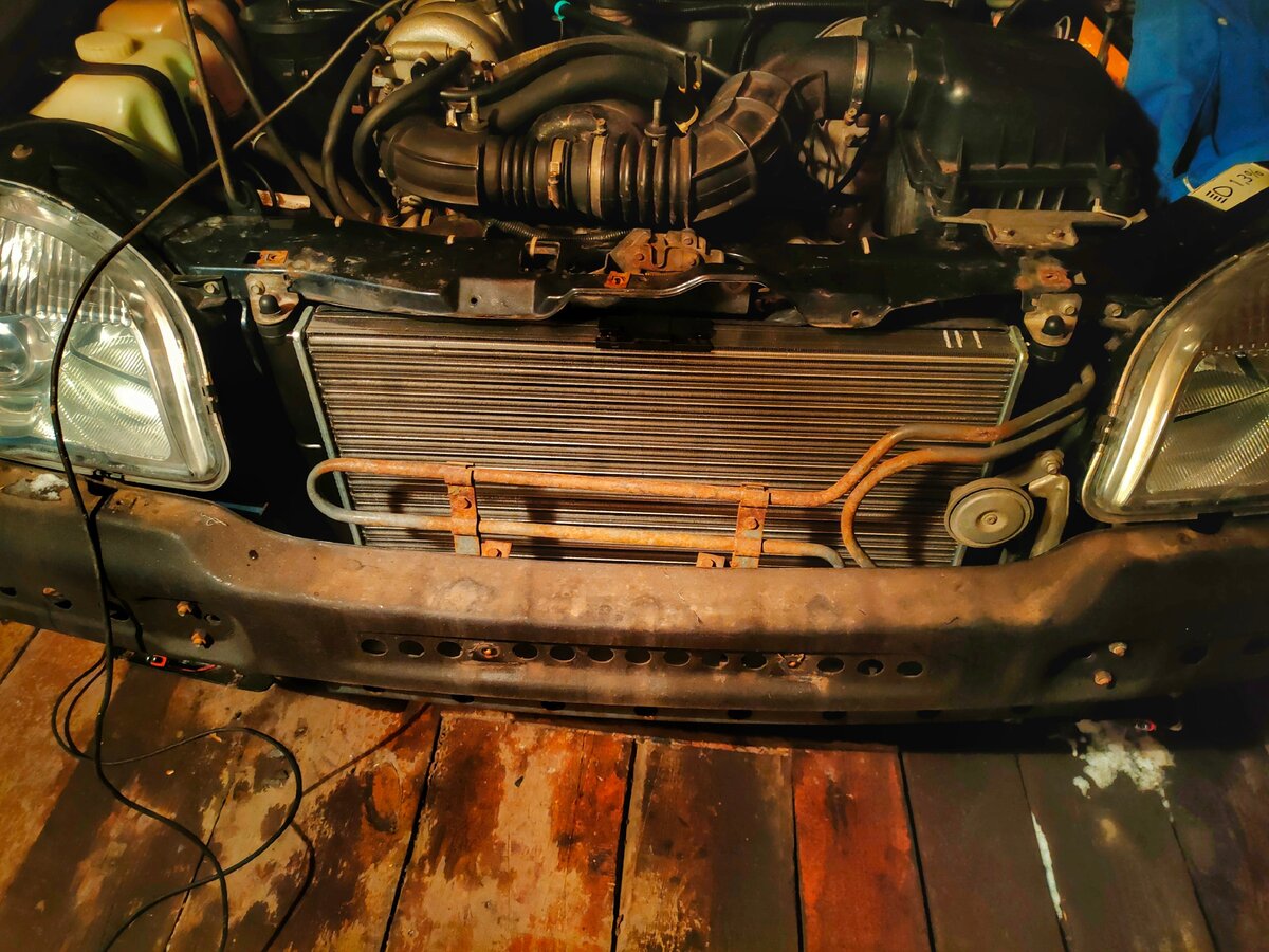 Chevrolet Niva без переднего бампера