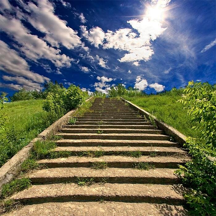 Дорога к счастью 11. Длинная лестница. Длинная лестница в небо. Красивая тропинка. Тропинка к счастью.