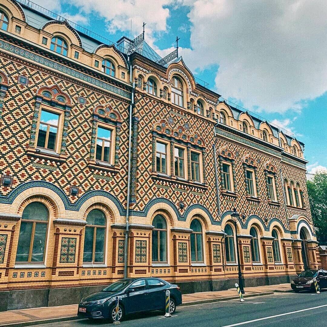 здания посольств в москве