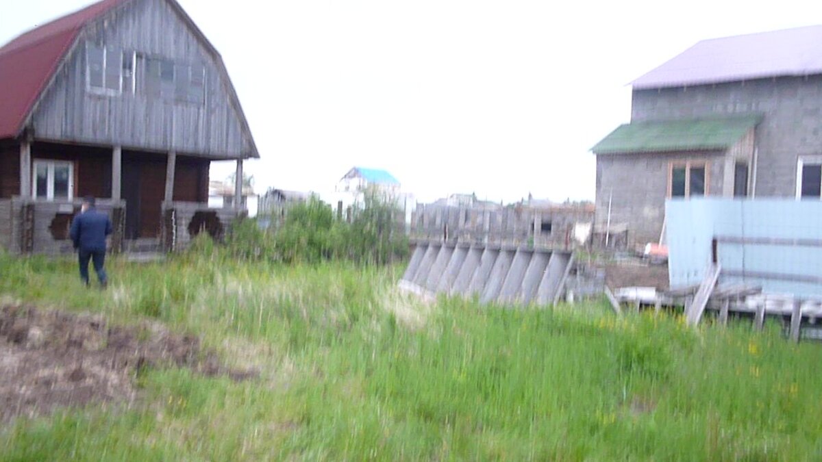 Дом-баня слева