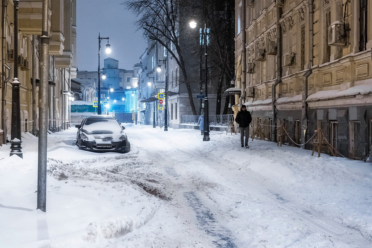 Екатеринбург завалило снегом