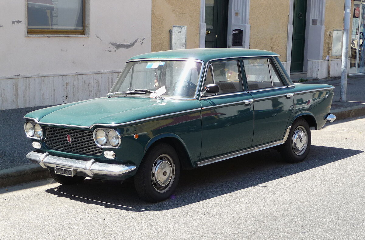 Fiat 1300. Выпускался с 1961 по 1967 год.