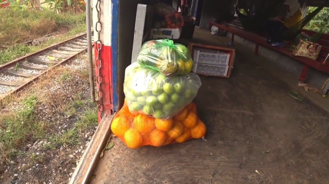 Перевозят всё.