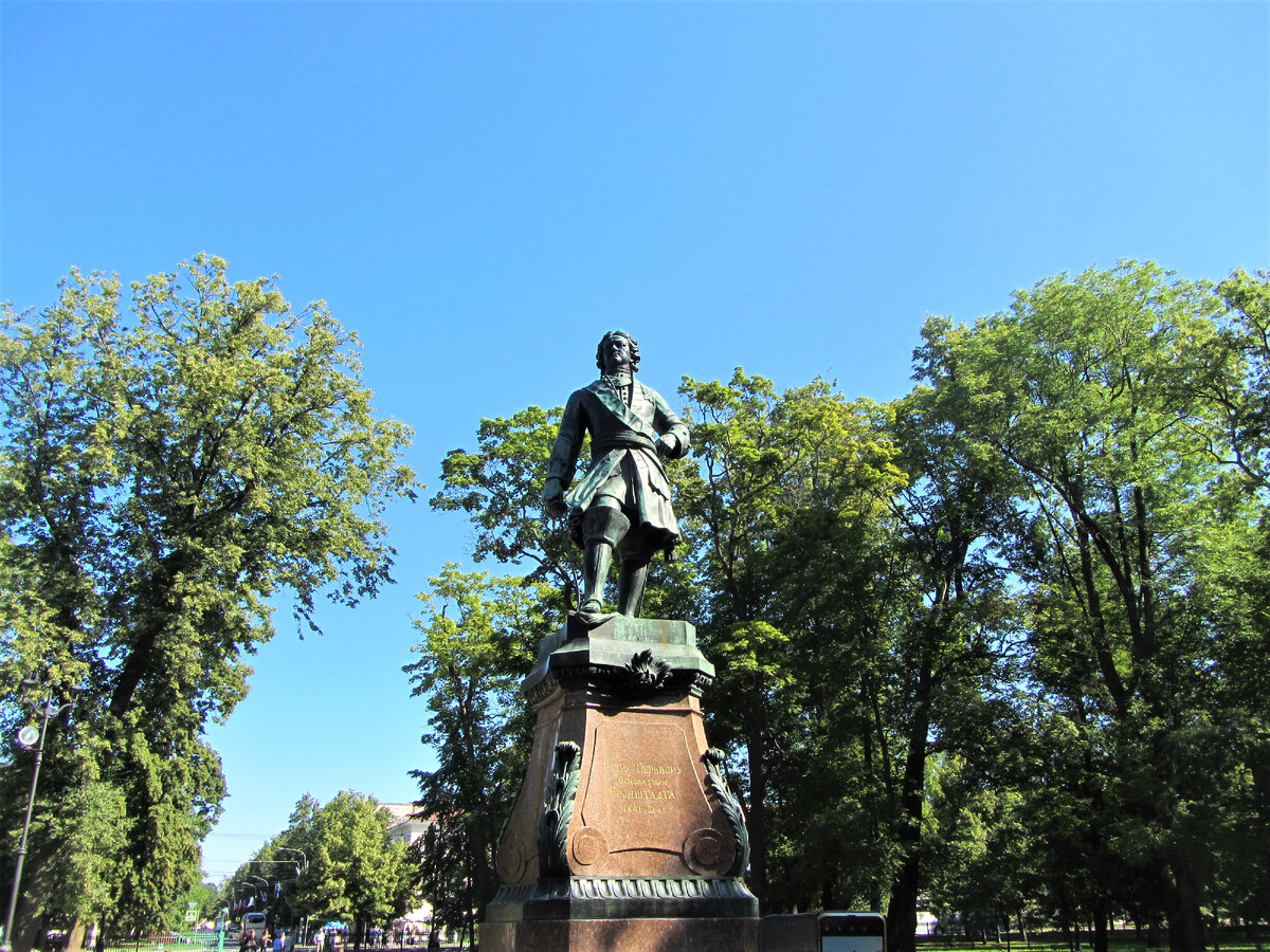 Памятник Петру I. Петровский парк