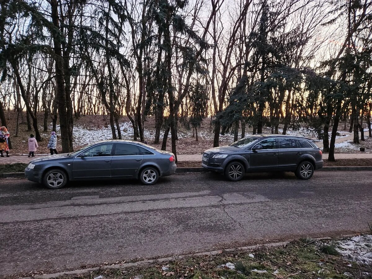 Припарковали, дальше пешком