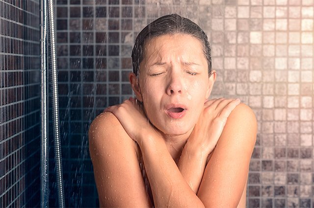    Можно ли принимать душ или ванну при высокой температуре?