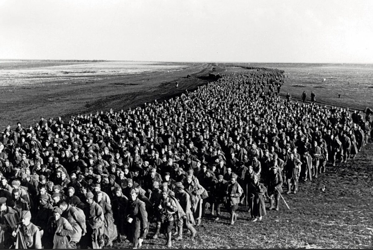 Колонна советских военнопленных 1941