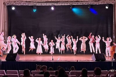    Артисты средних возрастных групп дмитровского театра «Колесо» ©