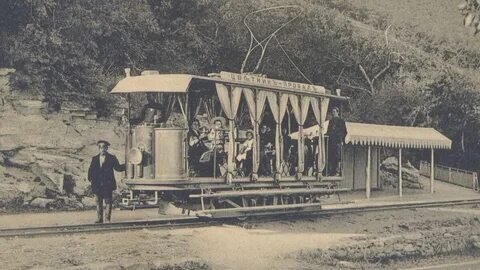 Первые вагоны