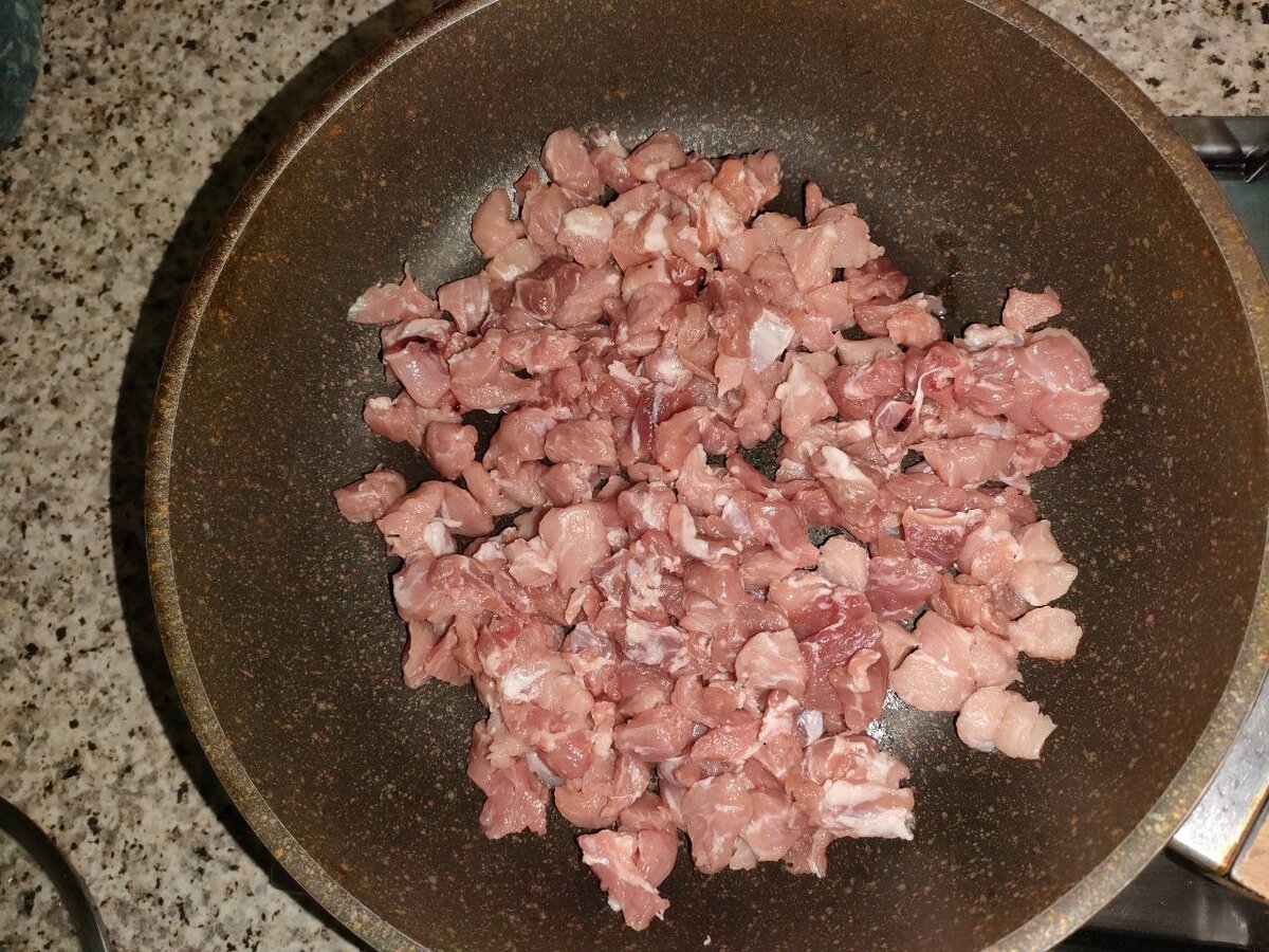 Я использую свинину, но можно взять и куриное филе