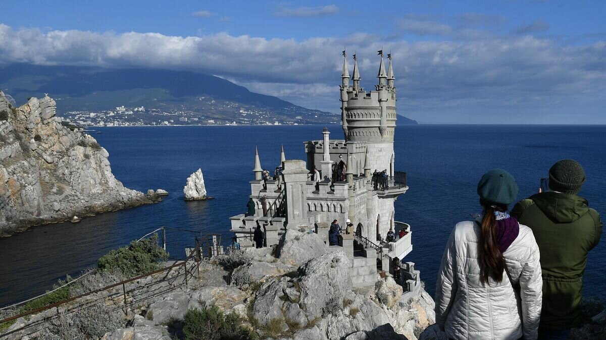    Дворец-замок "Ласточкино гнездо" в Крыму© РИА Новости / Константин Михальчевский
