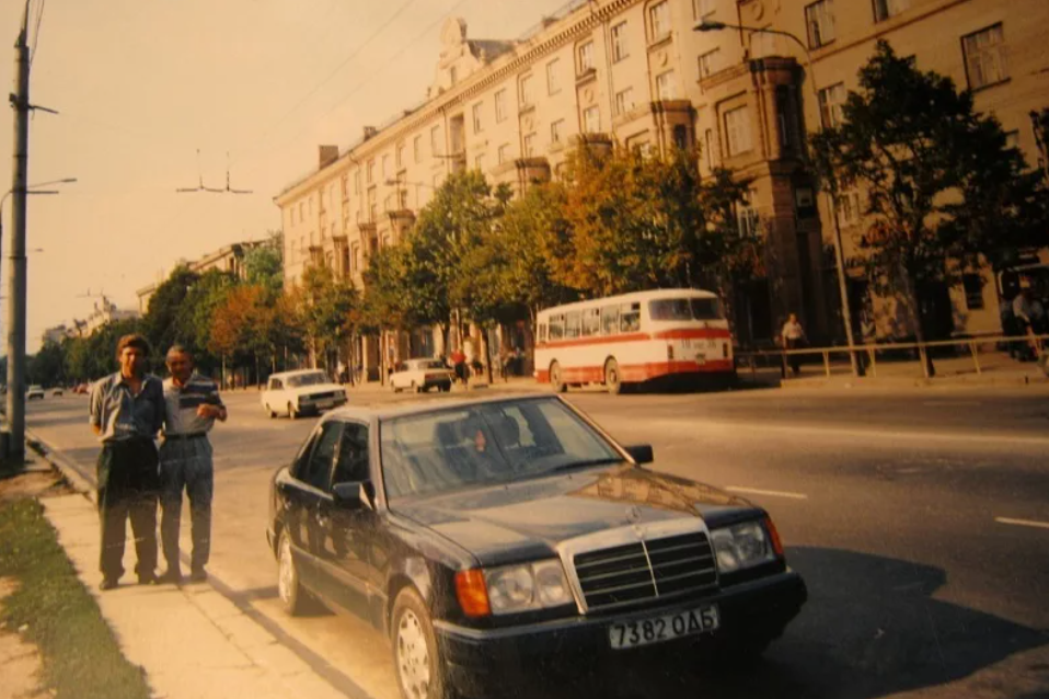 Ые пр. Брянск 90-е. 90е машины. Машины в 90ые. Иномарки в 90-е