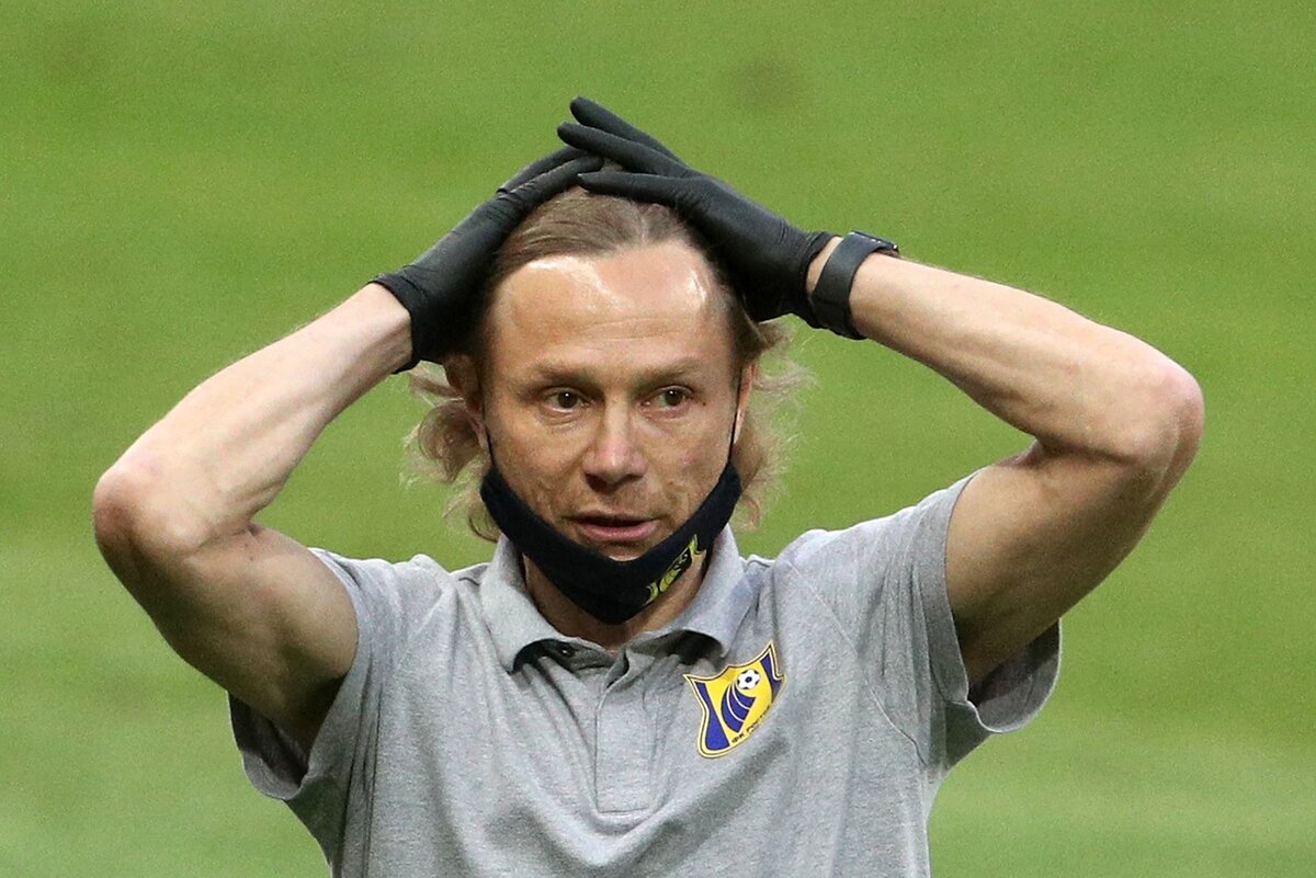 Двуручное удержание головы