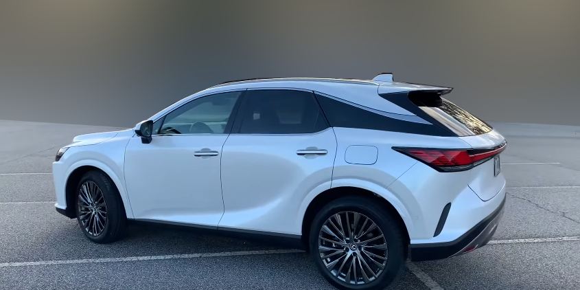 Lexus rx 2023 года Lexus rx 2023 года
