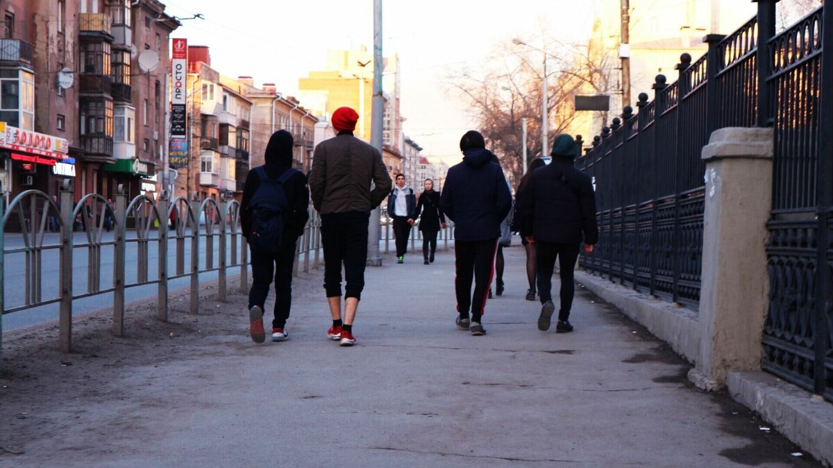     Школьники неподобающе вели себя в одном из городских парков. Об инциденте рассказали в соцсетях.