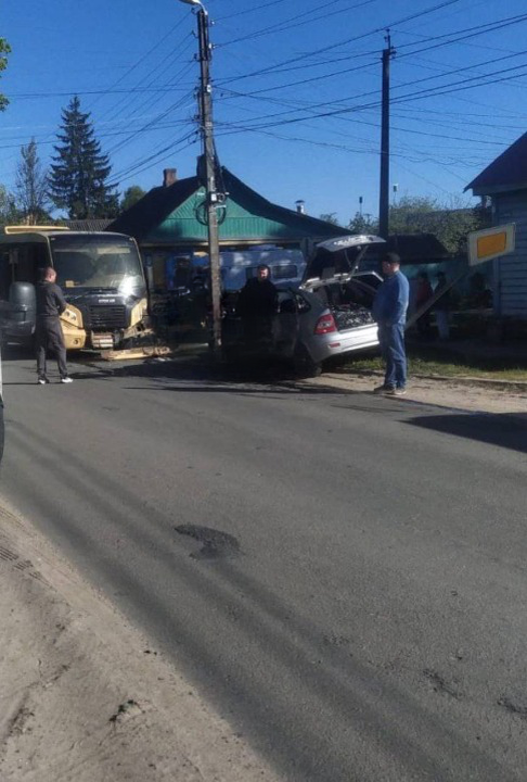    В Клинцах в ДТП с автобусом пострадали две пенсионерки avchernov