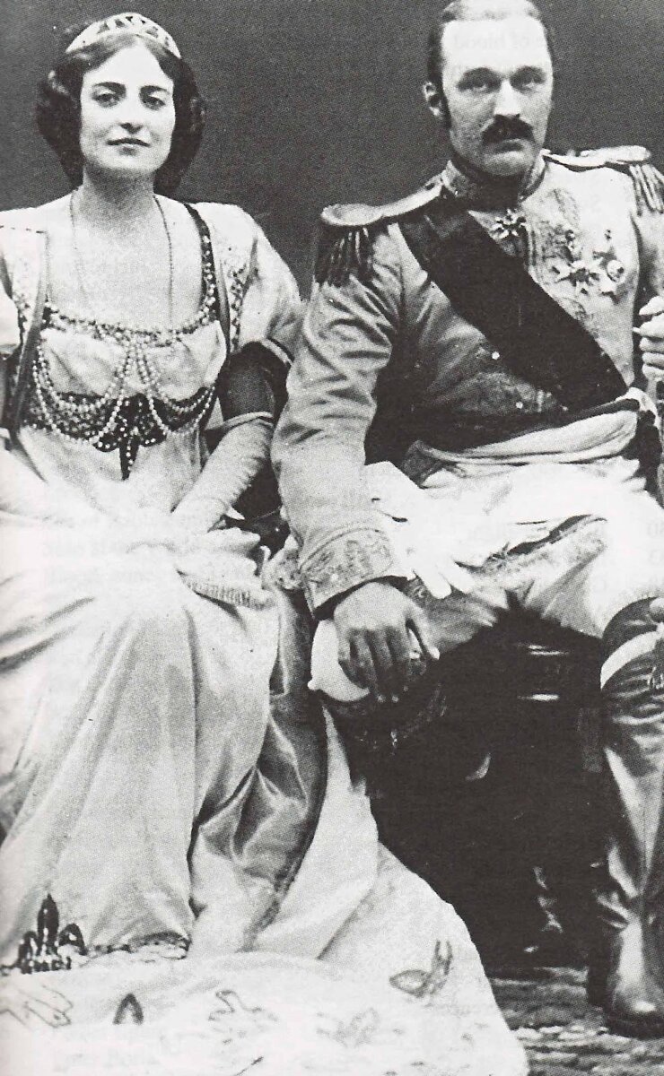 Эстель Мария Карандини де Сарзано и  Джеффри Троллоп Ли