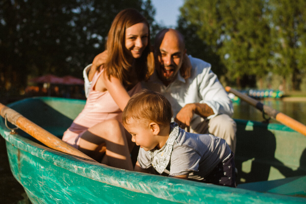 Семейная съёмка на лодке, фотограф Кристина Клим, Санкт-Петербург, инстаграм @kristy_klim