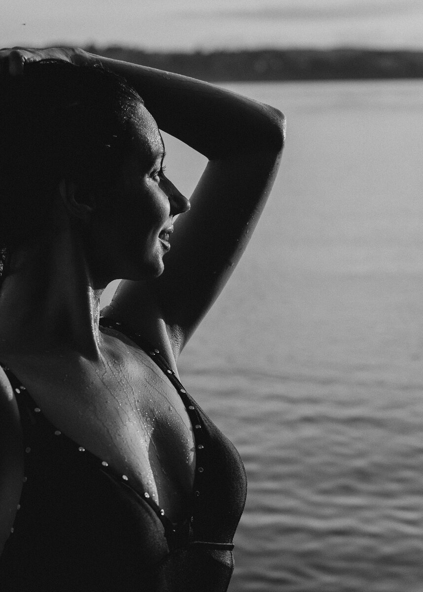 Я никогда не думала, что фоткаться в воде - это так холодно))) Фото Алены Лобановой, кстати.