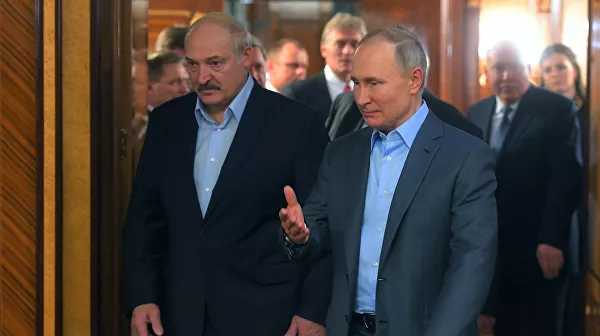 Владимир Путин пригласил Александра Лукашенко на открытие мемориала во Ржеве