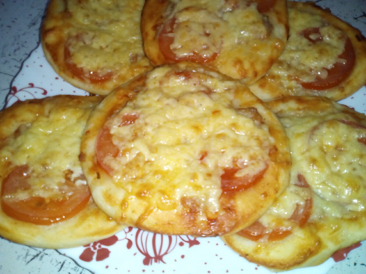 пицца рецепт в духовке с колбасой и сыром с готовым тестом дрожжевым тестом фото 108