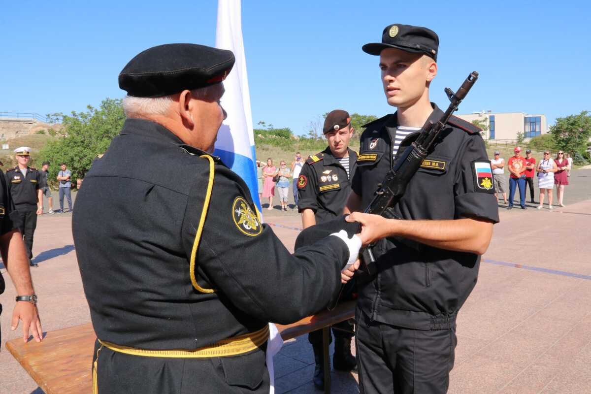 Видео новости севастополь. 35 Батарея Севастополь присяга. Штаб Черноморского флота. Морпехи Крым. Черноморский флот Севастополь.