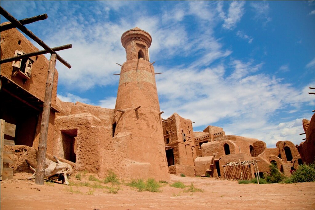 Остатки былой роскоши. Фото: https://ic.pics.livejournal.com