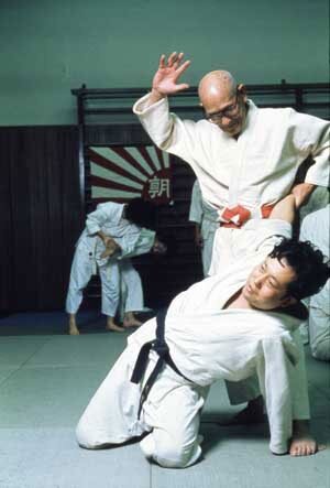 Хиса Такума демонстрирует технику Дайто-рю.