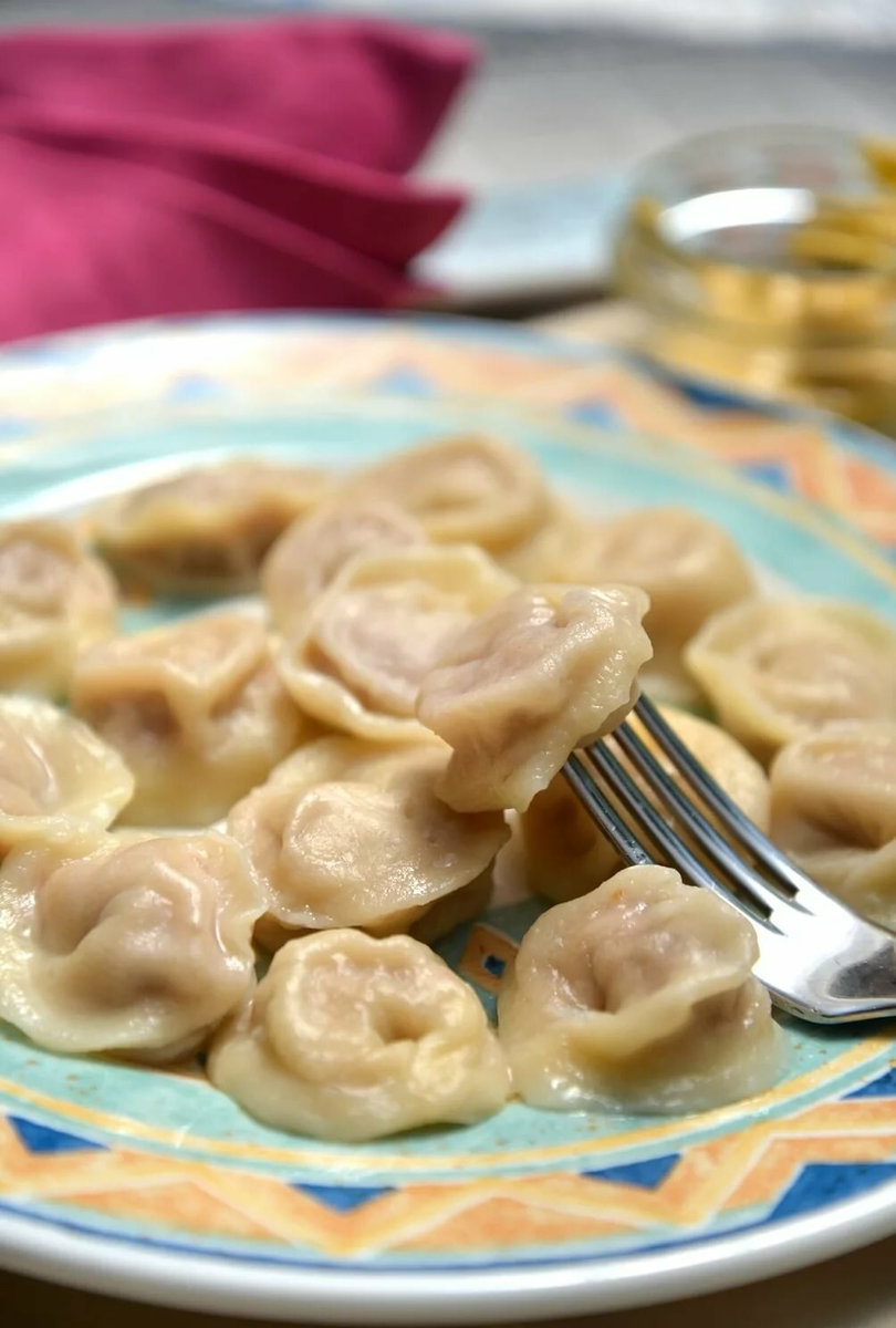 Обычные пельмени куда же без этого простого блюда