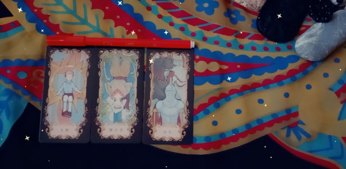 К сожалению у красного варианта не осуществится в ближайшее время желание. У вас есть для этого возможности, но пока что всё будет находится в подвешенном состоянии. Вам стоит немного подождать. Желаемое придёт к вам резко и неожиданно.