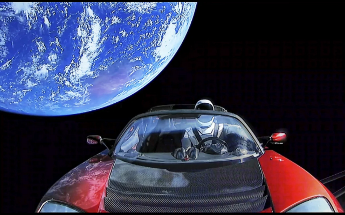 Акции  Tesla улетели в космос 