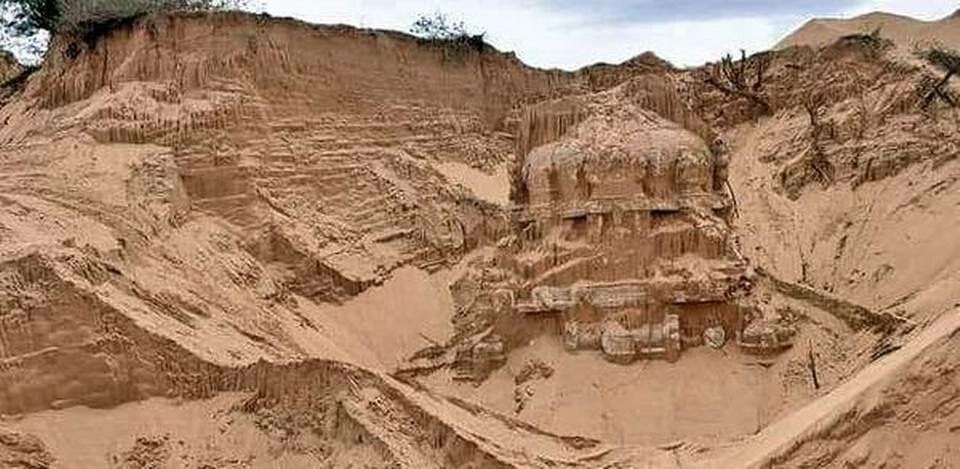 В индии откопали космические корабли. Закопанные храмы индии. Храм веттуван койл в индии. Храм vettuvan koil,. Раскопали древний храм в индии.