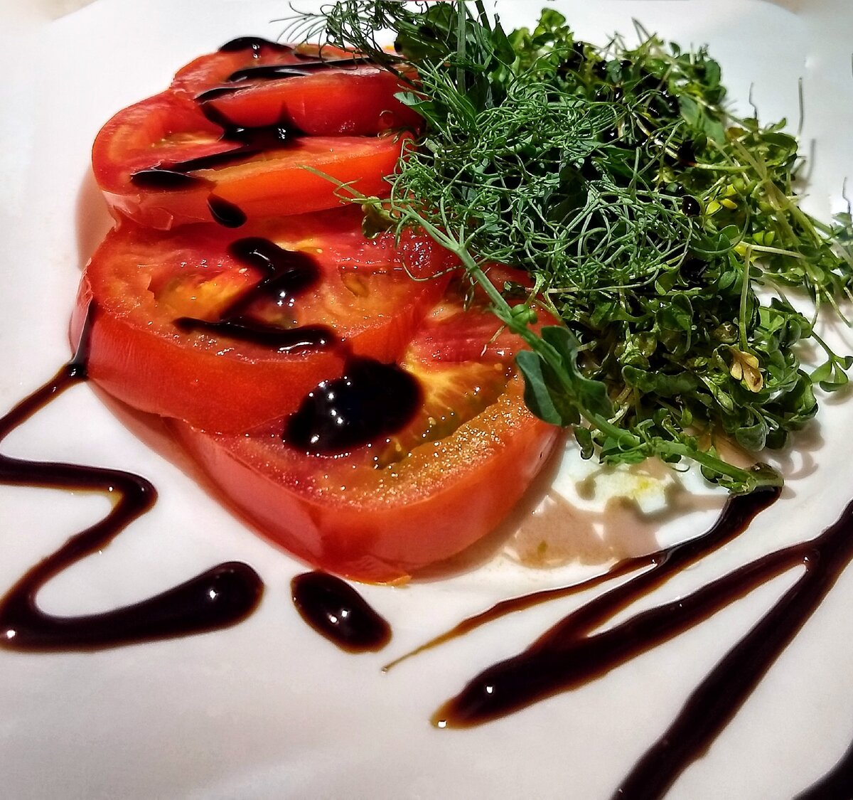 Фото из моих архивов. Микс микрозелени - фасоль, кресс-салат, редис