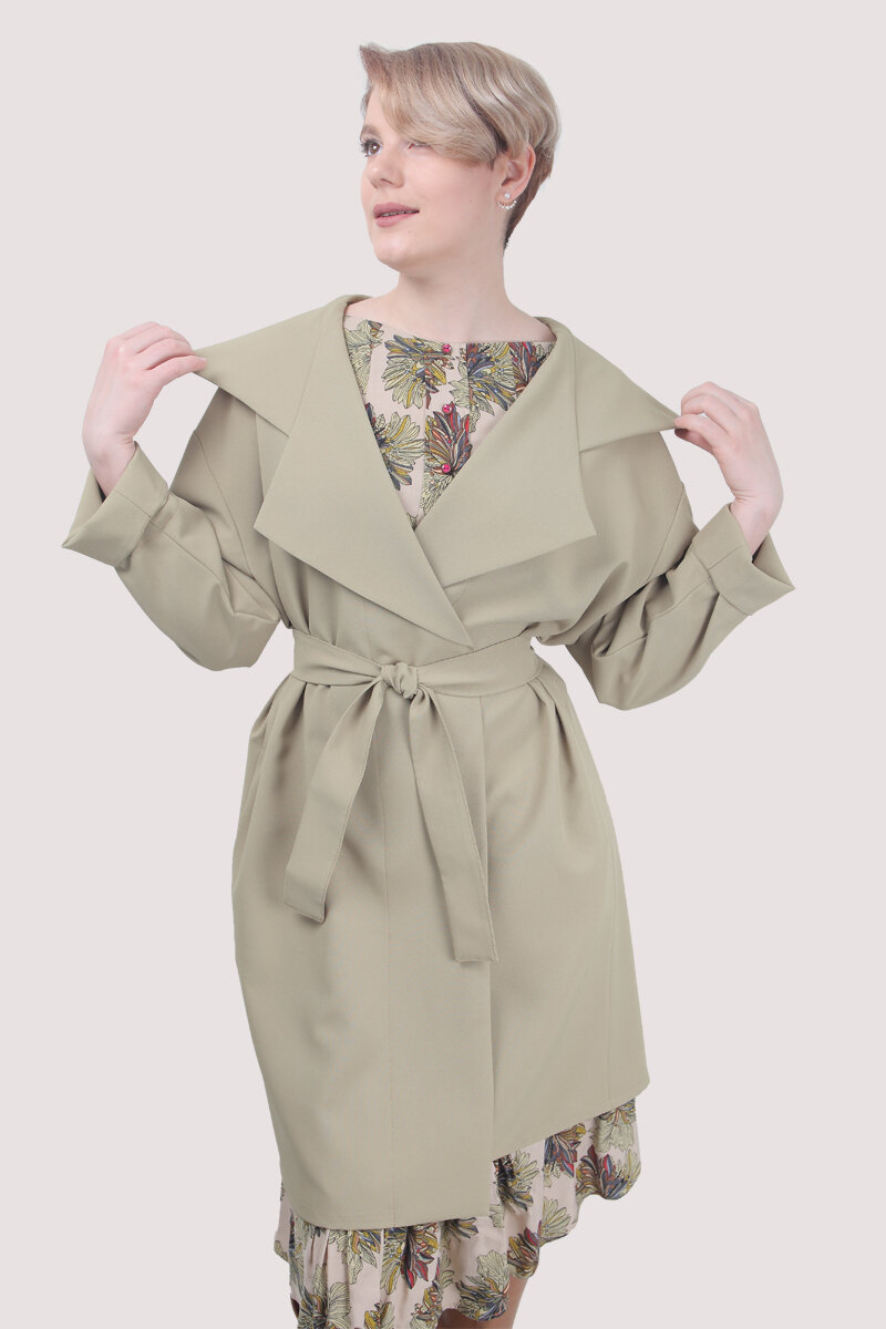 С фасоном определились, движемся дальше! Я здесь именно такой и выбрала. Объемный, с заниженной по типу рубашечной проймой и широкими рукавами.