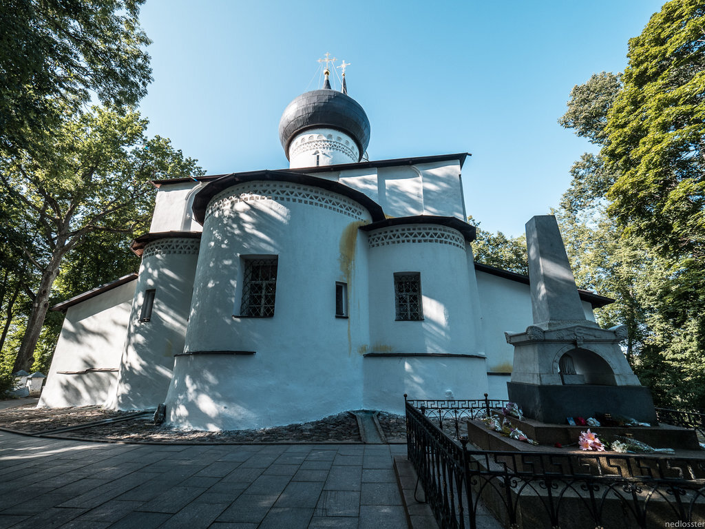 В Свято-Успенском Святогорском мужском монастыре. Фото из интернета