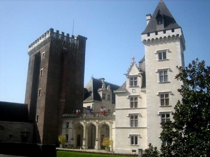 Королевский замок в Ажене