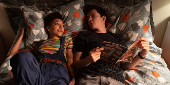 Кадр из сериала "Половое воспитание"