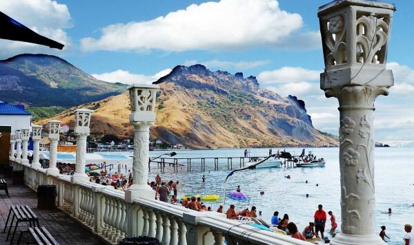 Географическое положение и климат делают Коктебель идеальным местом для отдыха и летом, и осенью в бархатный сезон