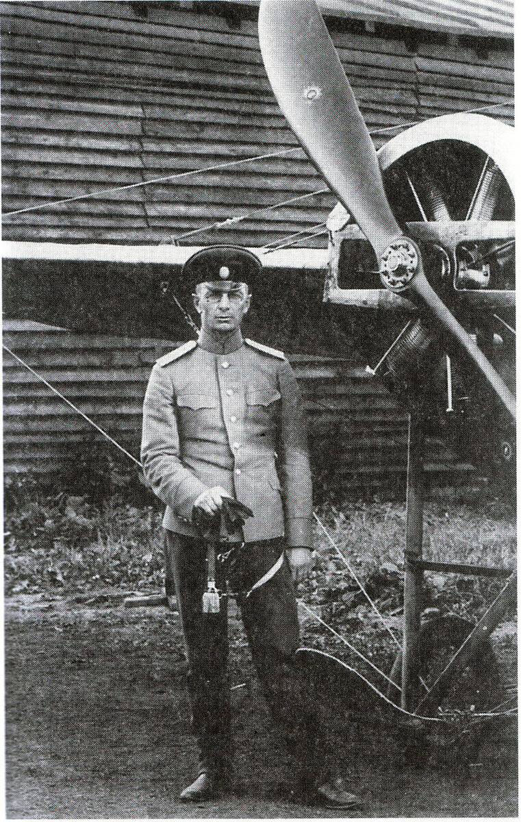 Капитан Михаил Гордеевич Дроздовский. Севастопольская авиационная школа. 1913 год