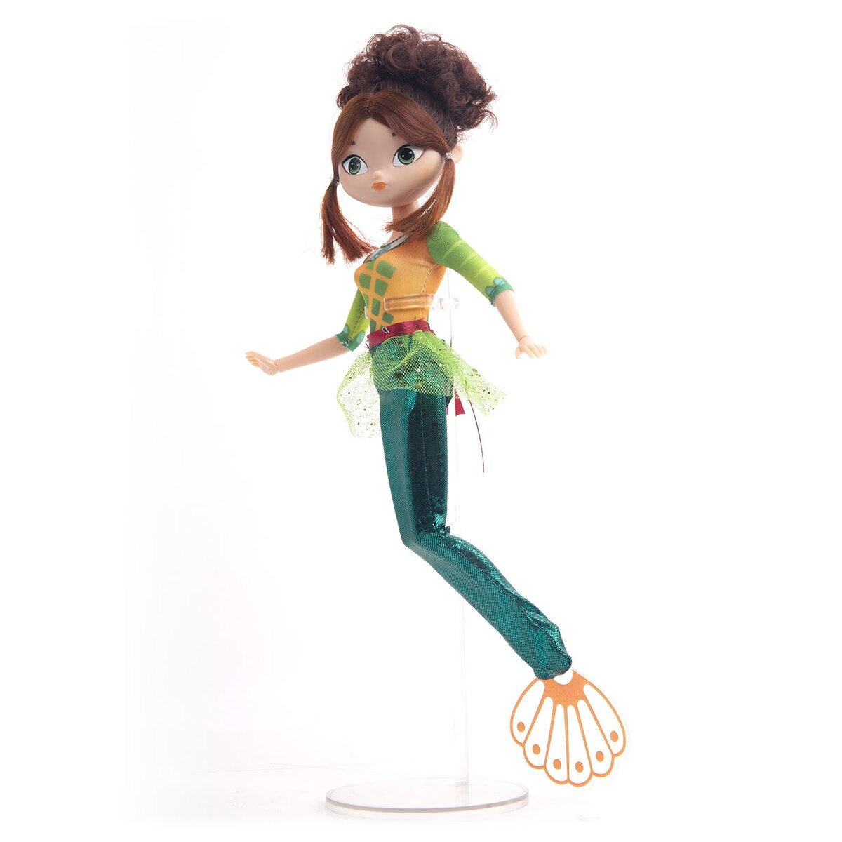 Фото из интернета. Костюм у нее прикольный, но говорят, что хвост красится.