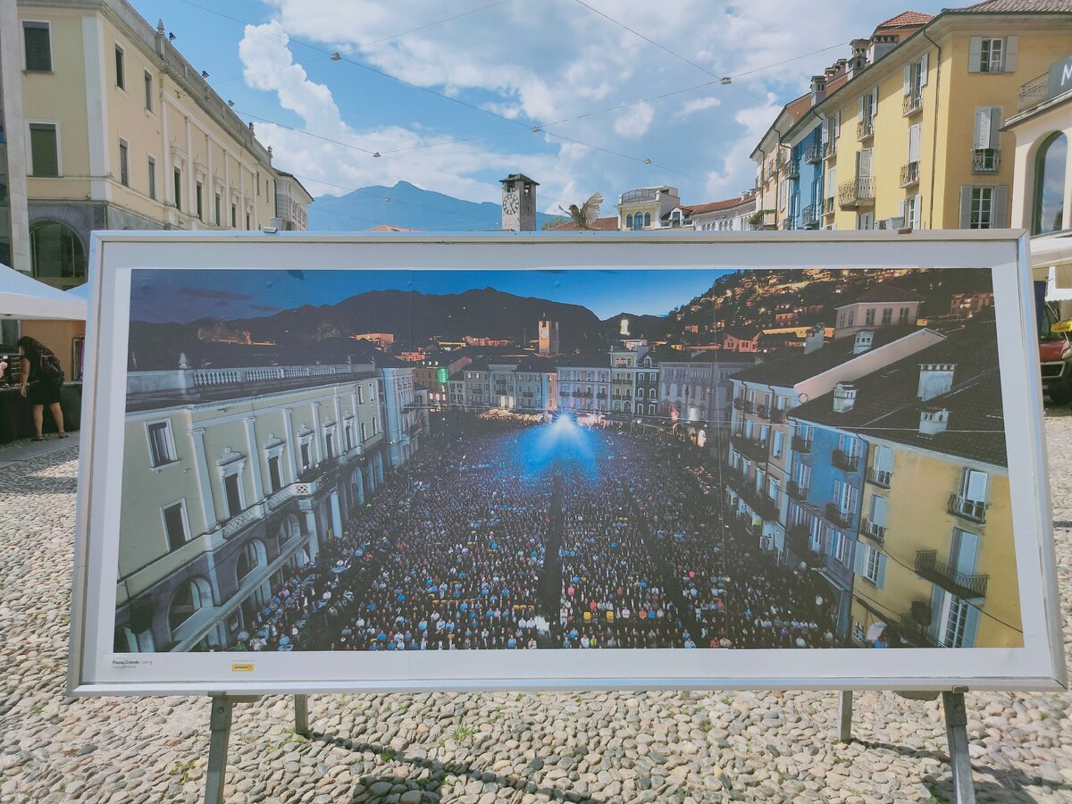 Там выглядела пьяцца Гранде в Локарно в течение 73 лет, но в этом году всё изменилось...