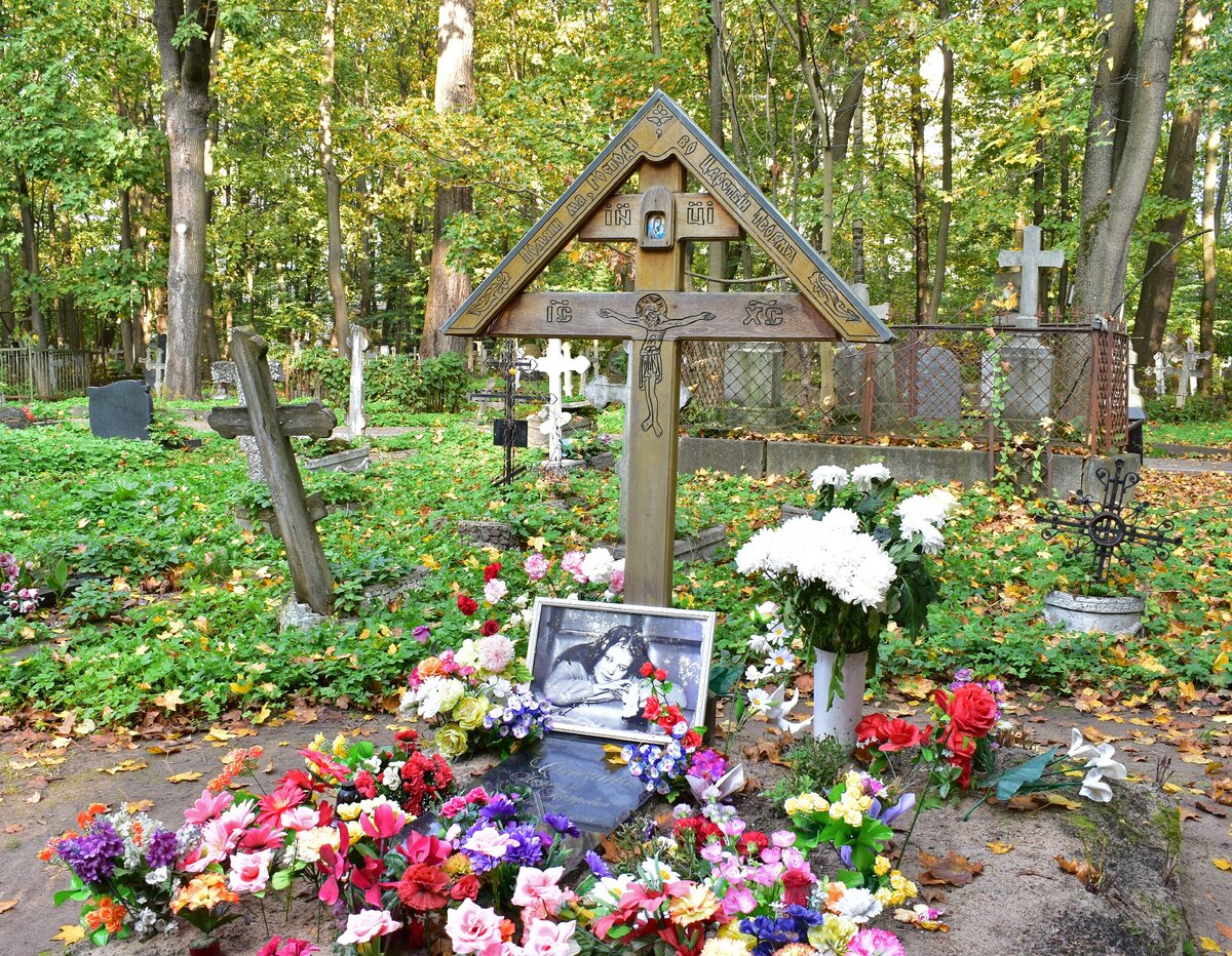 Заботкина Ольга могила на Смоленском кладбище
