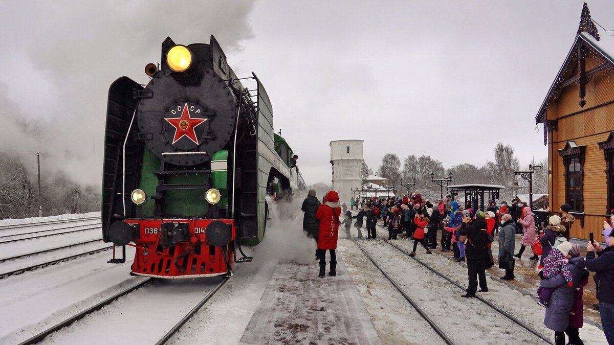 Ретро поезд прибывает на станцию ШУЯ!