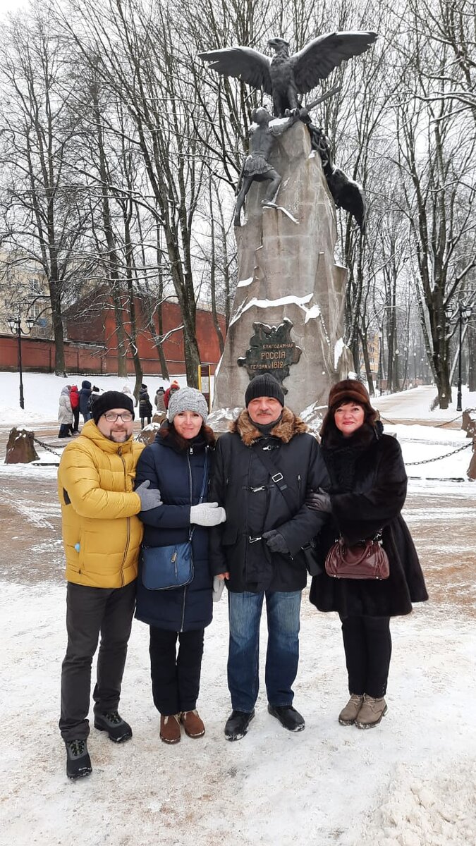 на экскурсии в сквере Героев