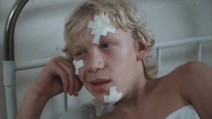 Талантливые юные актёры из фильмов про Петрова и Васечкина радуют с экранов уже не одно поколение зрителей. Предлагаем вам узнать, как они выглядят и чем занимаются спустя много лет.-4