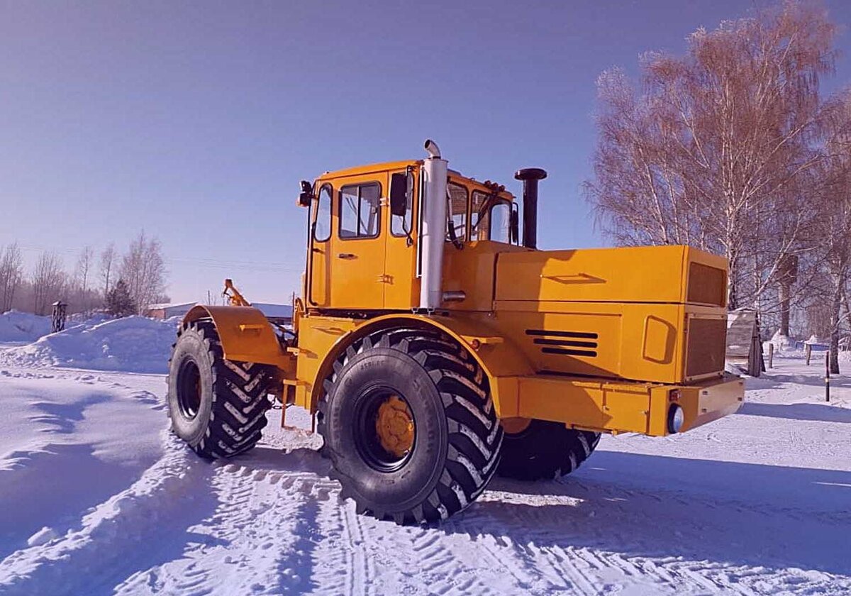 Совместили шасси от советского трактора К-700 и немецкого грузовика Volvo.  Выглядит гениально, но зачем? | Миллионы Миль | Дзен