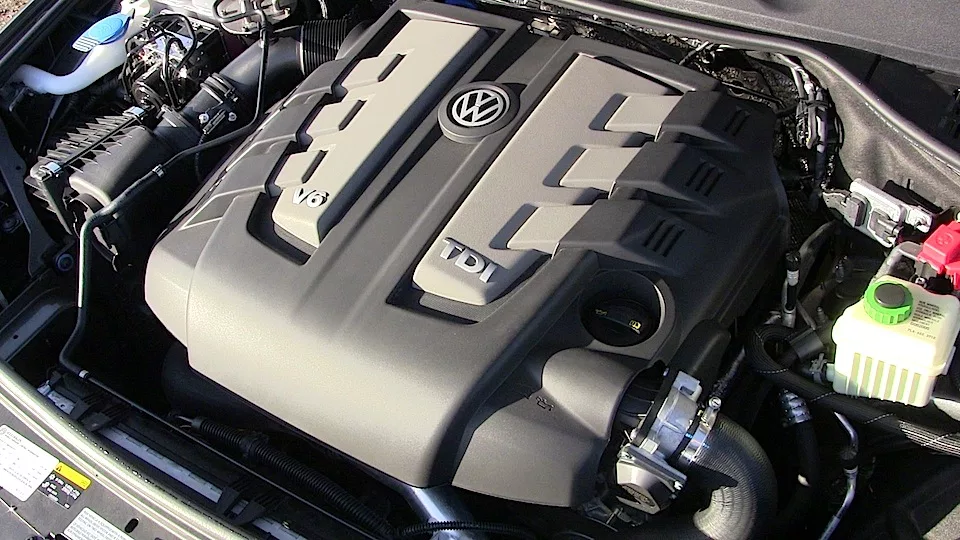 Volkswagen touareg моторы. Фольксваген Туарег 3.0 дизель. Двигатель Фольксваген Туарег 3. Двигатель Туарег 3.0 дизель. Фольксваген Туарег мотор 3.0 дизель.