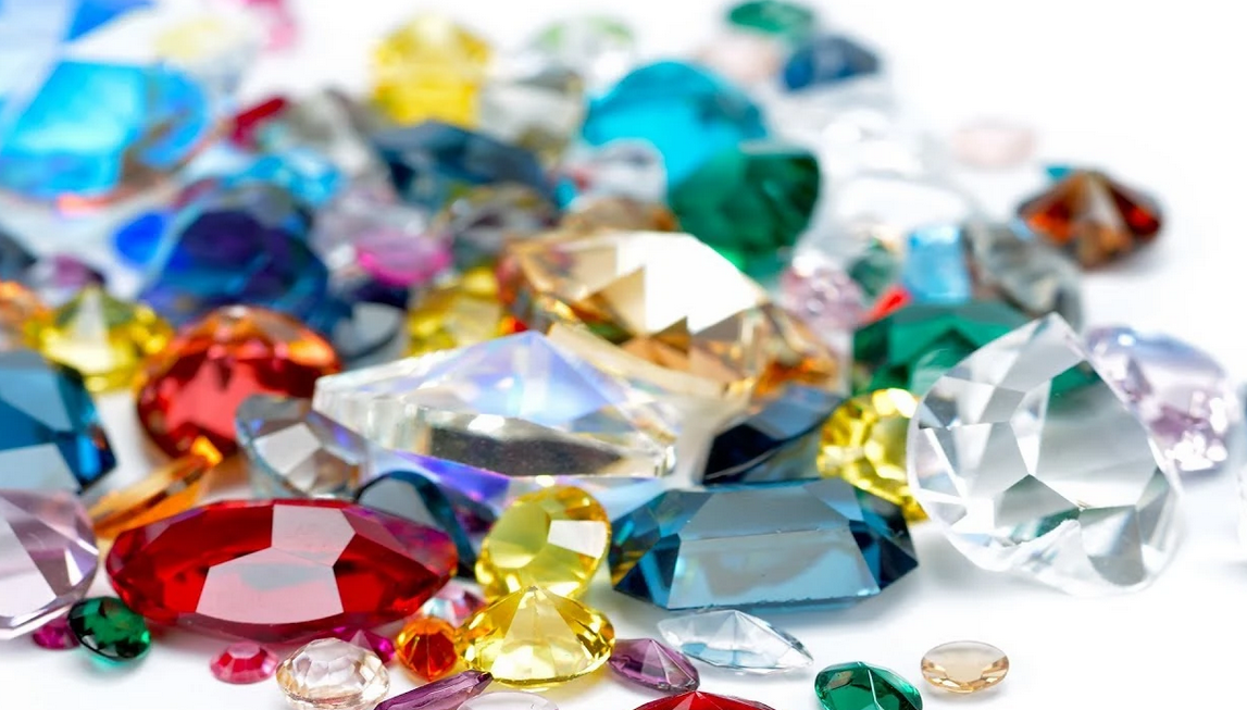 Камни в ряд. Cancer Birthstone. Expensive Stone. Американская компания AMG (Artisan made Gemstones). Gemstone collection logo